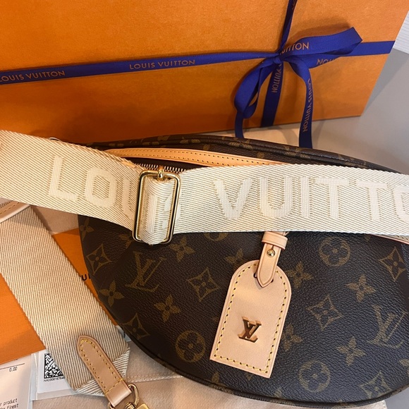 NWT Louis Vuitton High Rise Bumbag Brand New Monogram Crossbody HARD TO FIND - Picture 9 of 16